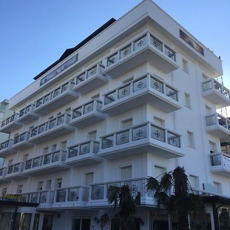 Hotel Residence Veliero Риччоне Екстер'єр фото