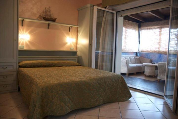 Hotel Residence Veliero Риччоне Екстер'єр фото