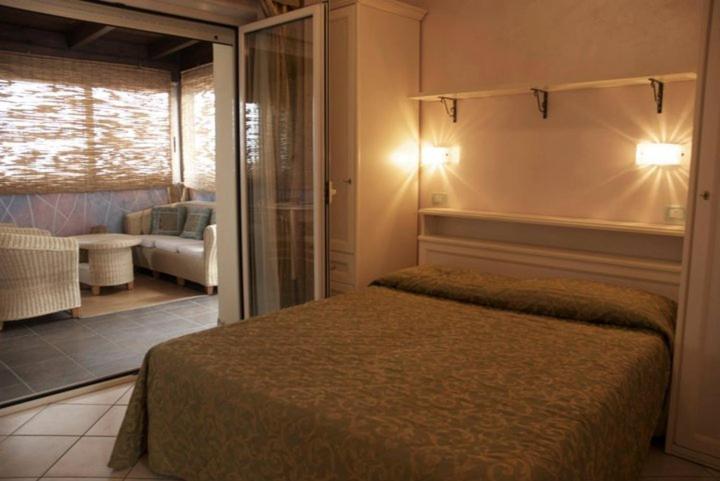 Hotel Residence Veliero Риччоне Екстер'єр фото