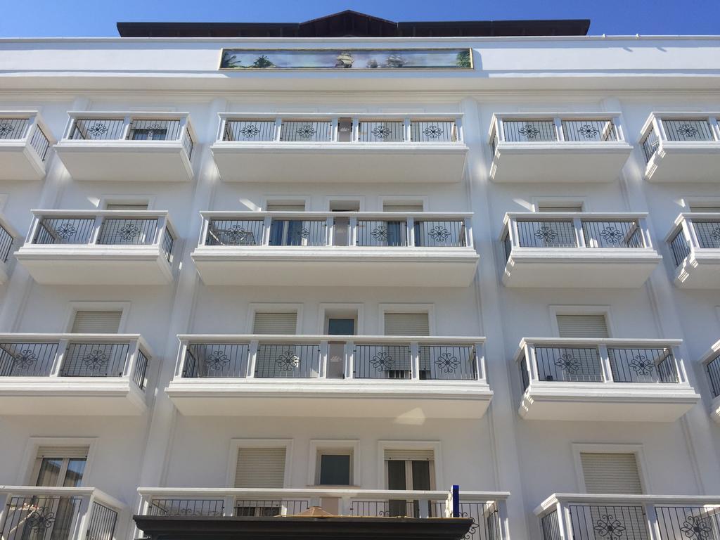 Hotel Residence Veliero Риччоне Екстер'єр фото